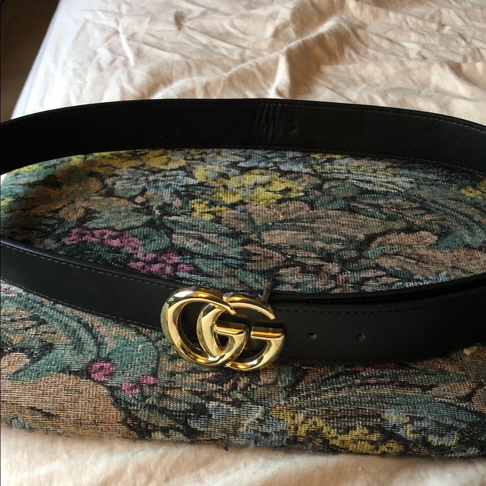 Gucci Black Leather Belt with Gold Double G Logo Buckle